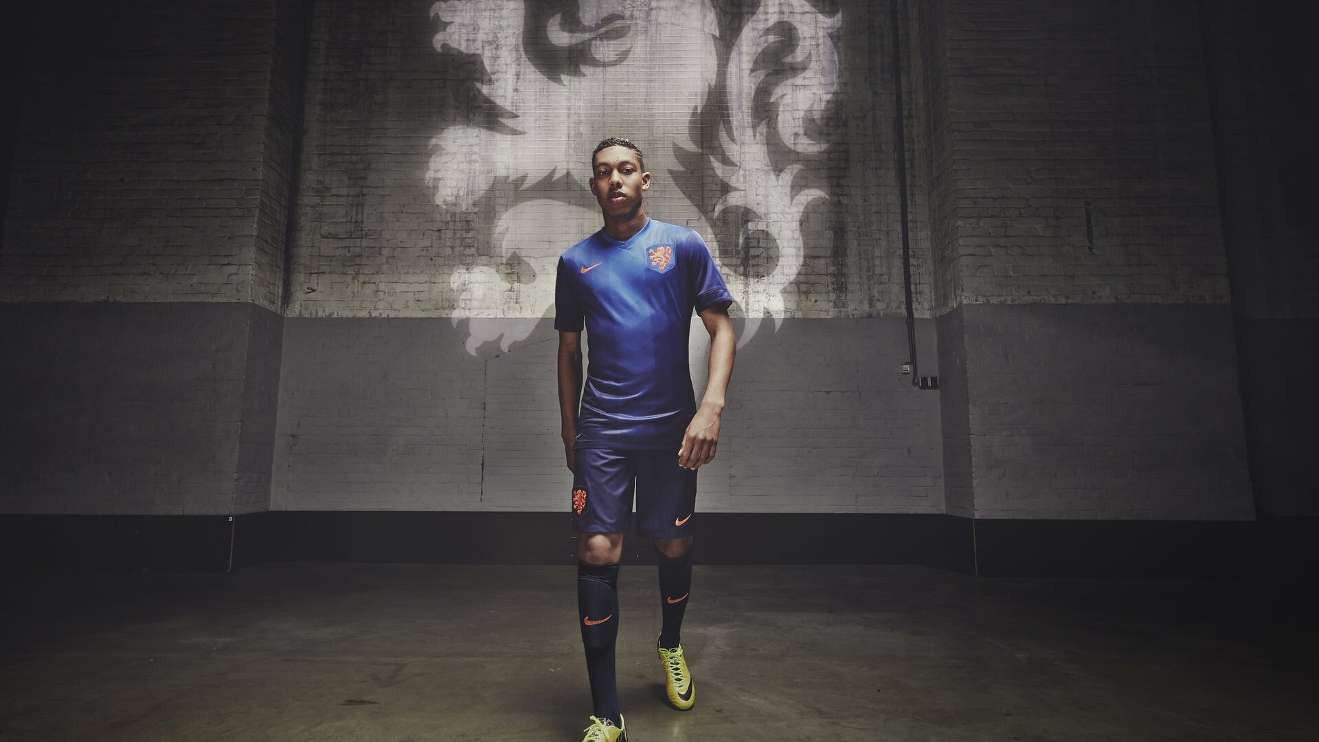 “荒原之王!——沙丘和泥泞中的极速争霸战”,荒原沙漠