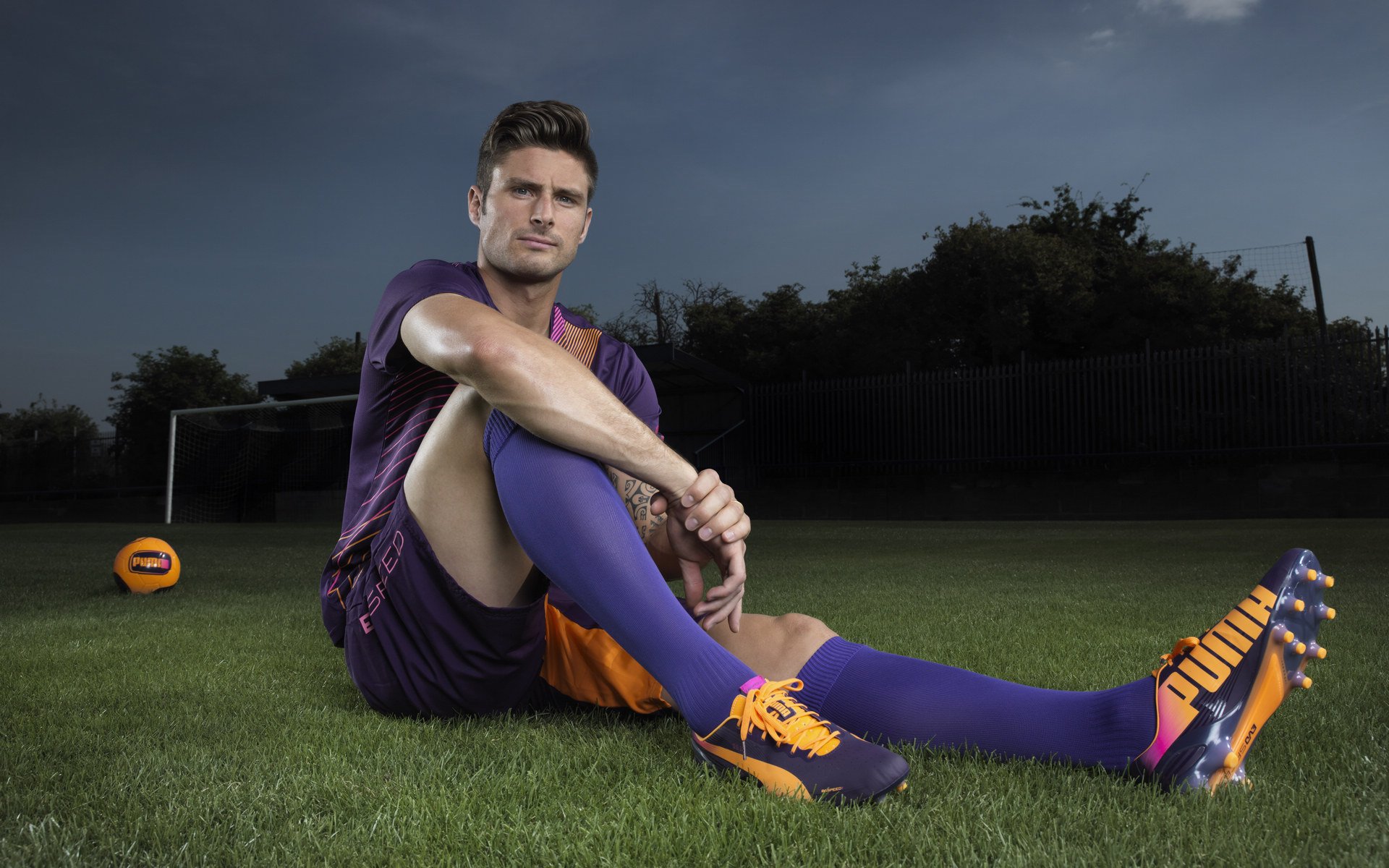 足球社区联赛视频集锦点击量突破百万,足球联赛的视频